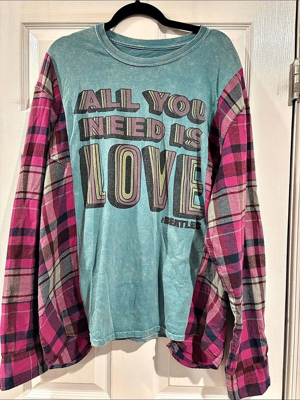 InCline Los Angeles Plaid Sleeve Graphic Top in Blue & Pink Size 2X